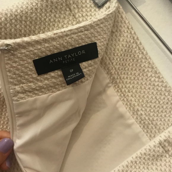 Cream Skirt - Picture 4 of 5